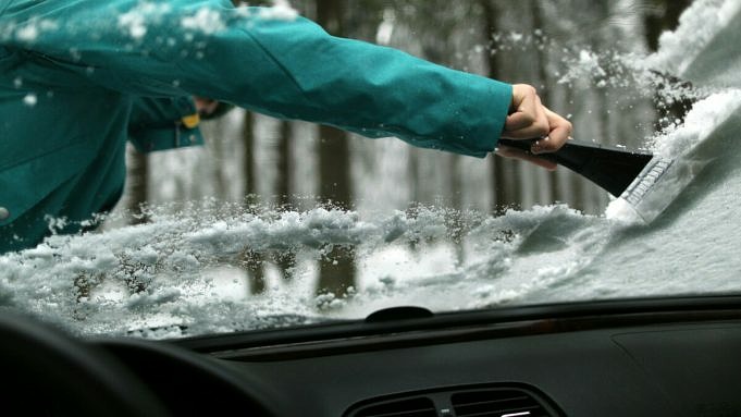 So schützen Sie Ihr Auto ohne Garage vor Schnee